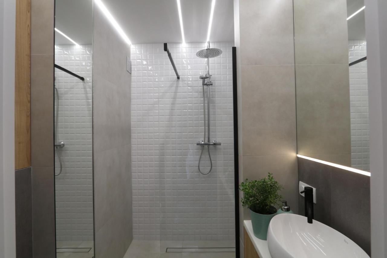 Romaszewskiego Zoliborz Bedroom Pokoj Metro Warsaw Ngoại thất bức ảnh